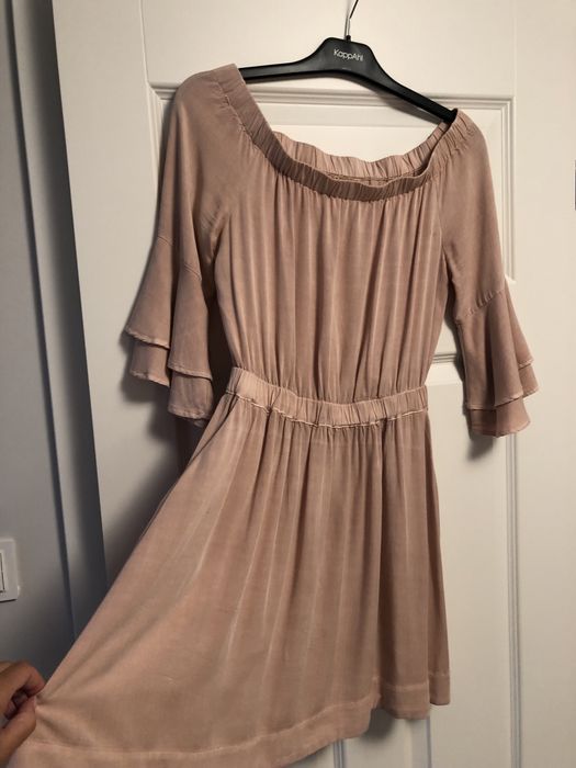 Sukienka REVIEW różowa pastelowa S zwiewna