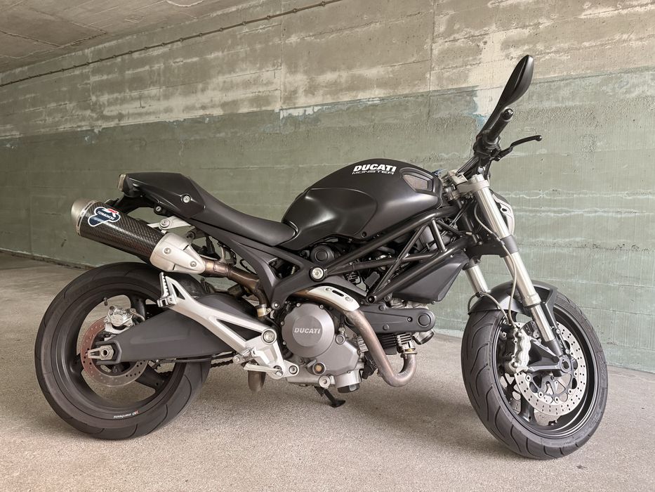 Ducati monster 696