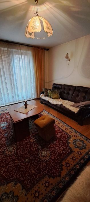 Продам особняк в центрі 120м2 є 6 соток землі та гараж