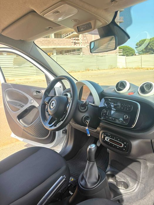 Smart ForFour 2015 Económico e Bem Estimado