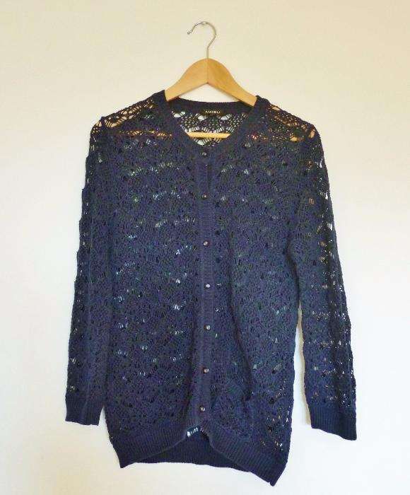 Granatowy sweterek z koronki L