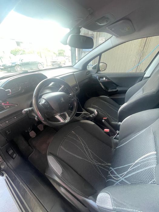 Peugeot 208 — fotografia 4