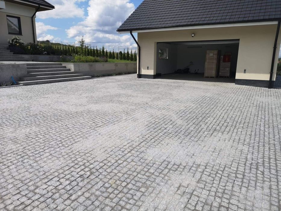 Brukarstwo, taras wentylowany, ogrodzenia, przyłącza kanalizacyjne