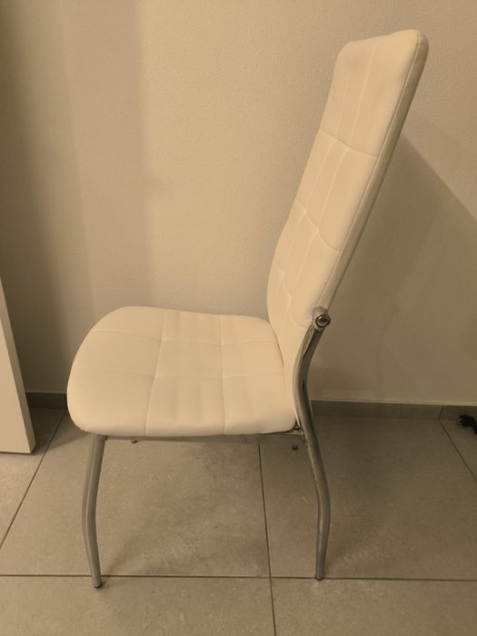 Duas Cadeiras Brancas Conforama