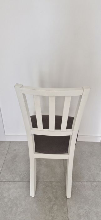Zestaw 4 krzeseł do stołu