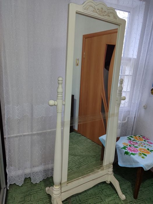 Красиве дзеркало