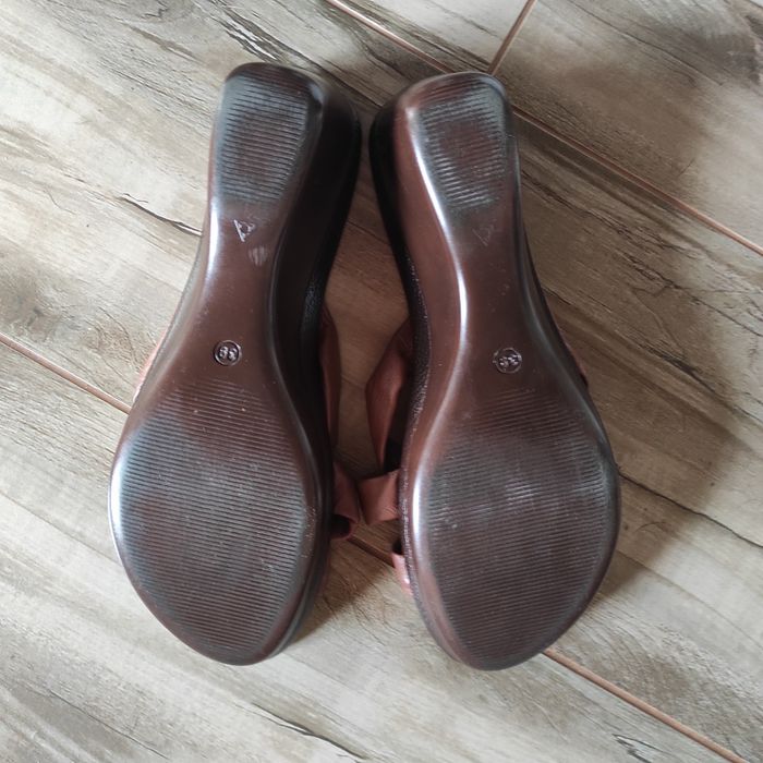 Шльопанці жіночі 39 розмір.