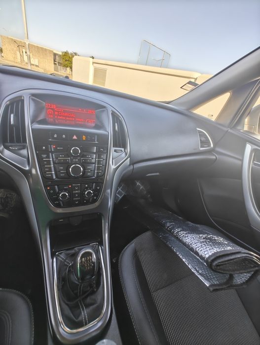 Opel Astra Aporte Tourer 2013 — photo 5