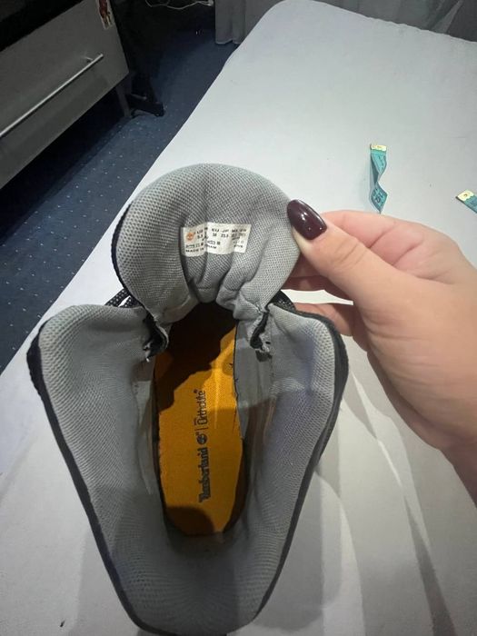 Продам демисезонние ботинки Timberlad