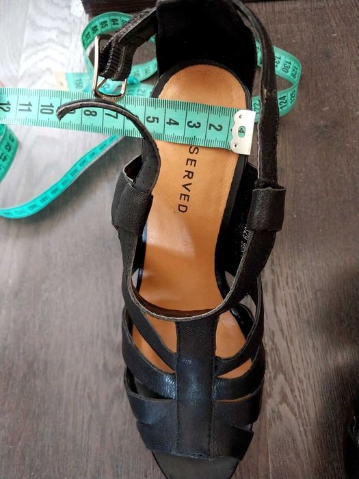 Босоніжки шкіряні