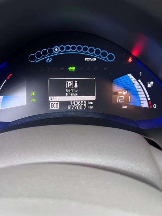 Продам Nissan Leaf 9/12 . Возможен обмен