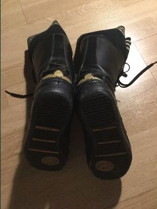 Botas Tennis Adidas, pretas e douradas, n.38