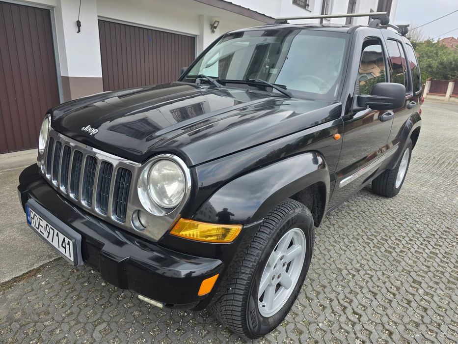 Jeep Cherokee Liberty 2006r. LIFT, AUTOMAT 4x4 salonu PL - 17900zł