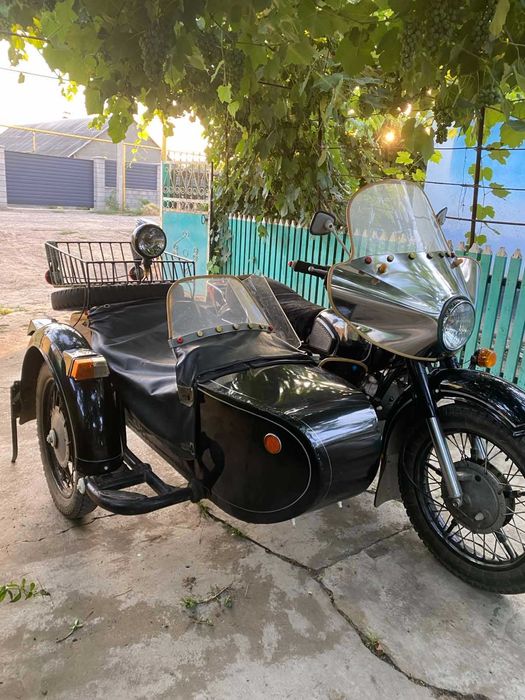 Колекційний мотоцикл Дніпро-11 (1987, з оригінальними документами КМЗ