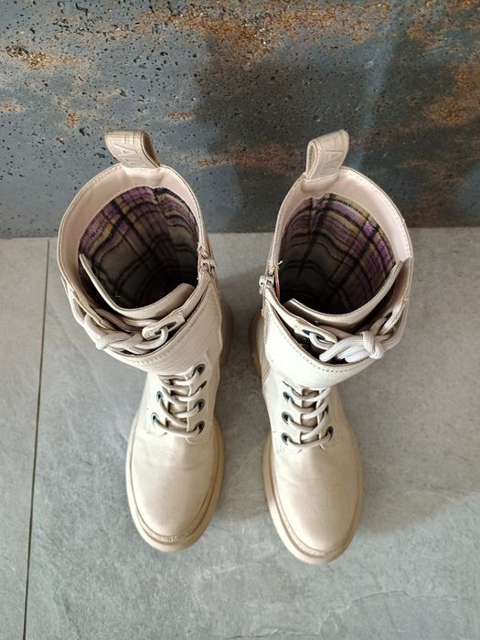 Sprzedam buty Buffalo 39