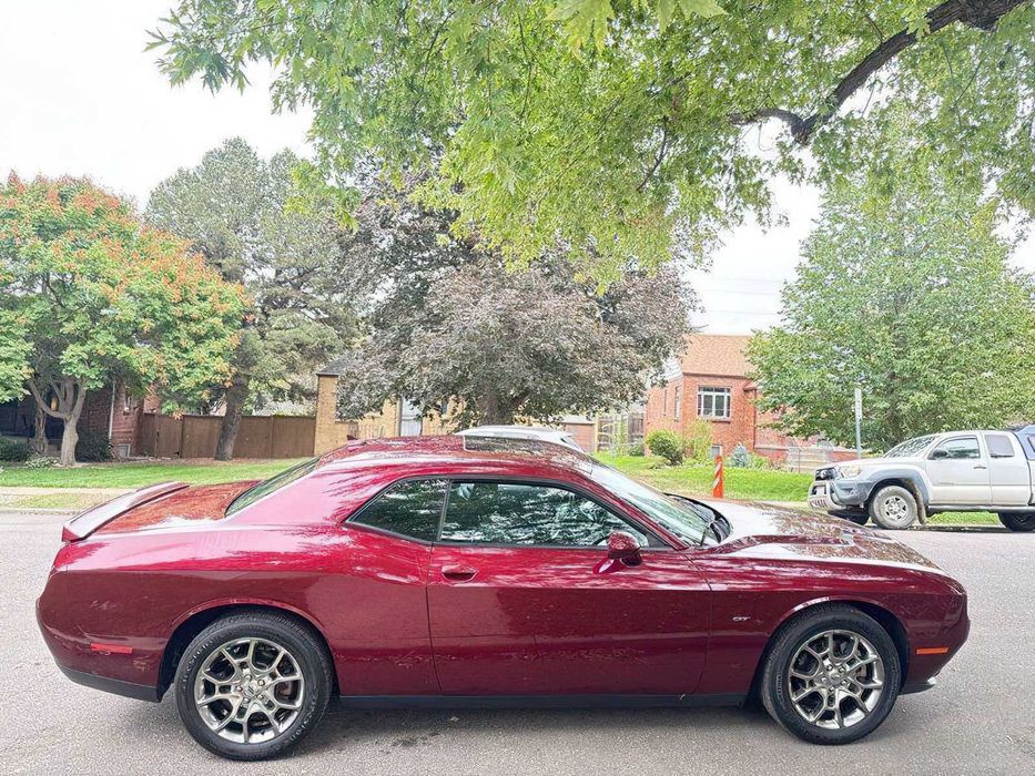 Dodge Challenger GT      2017