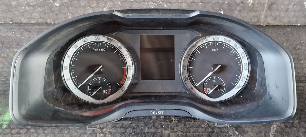 LICZNIK ZEGARY 565920751B SKODA KAROQ 2.0 TDI 4x4