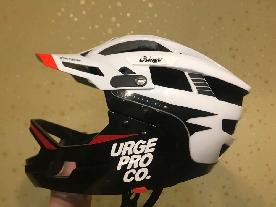 Шолом Urge Gringo de la Pampa біло-чорний