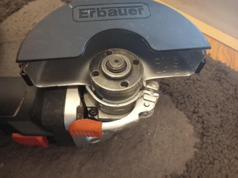 Szlifierka kątowa Erbauer 750 W 125 mm