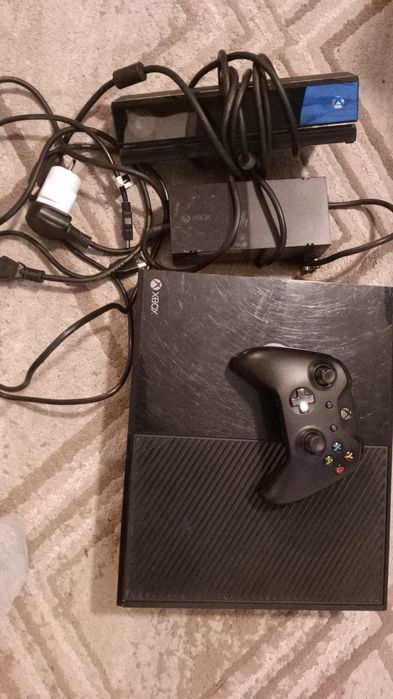 Xbox One + Kinect+pad – zestaw, używany, sprawny