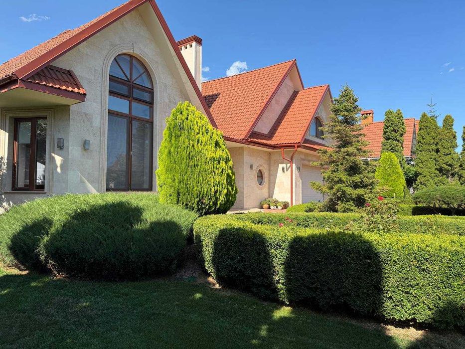 Продажа дома в Совиньоне. Бассейн. Дизайнерский ремонт. 12,5 соток