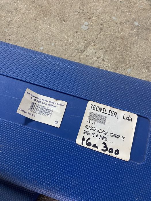 Alicate cravar tubos hidraulico