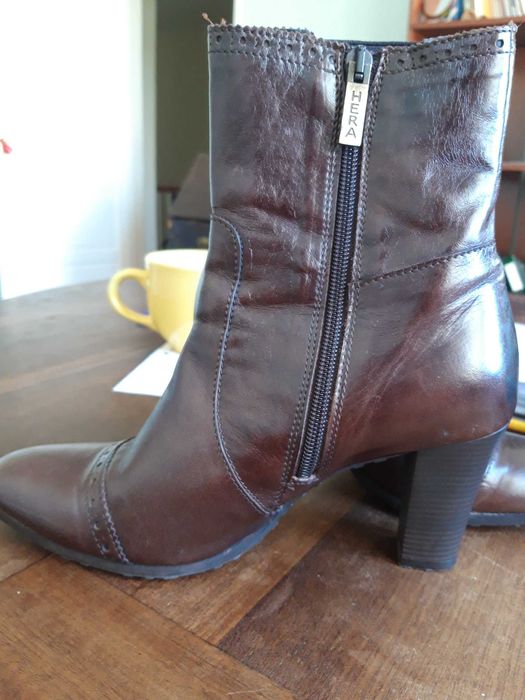 Botas nº39 castanhas da Hera novas