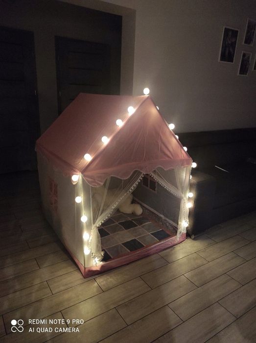 Namiot domek dla dzieci do pokoju i ogrodu, z lampkami LED, 3 lata+