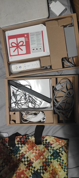 Nitendo wi como nova com 3 jogos