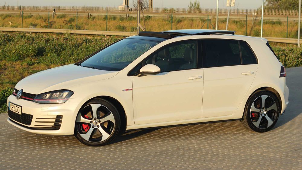 VW Golf VII GTI *DSG*Panoramico*Pele*Bola de reboque*