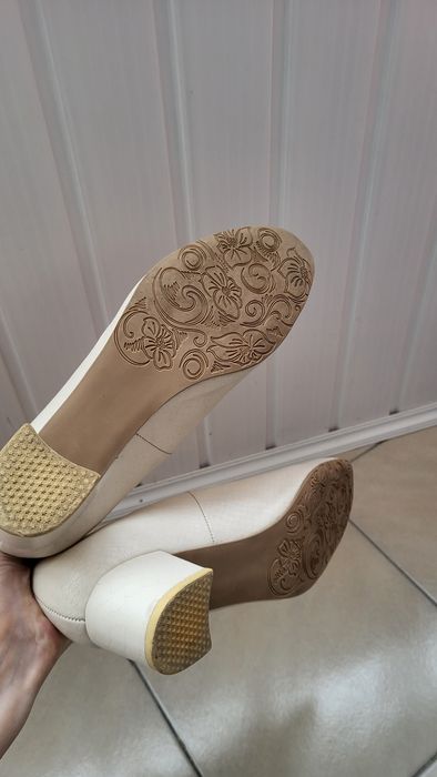 Туфлі шкіряні жіночі