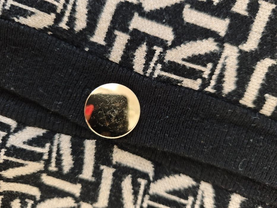 Sweter zapinany na guziki Mohito