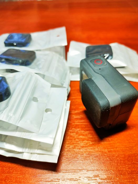 Крышки 2шт. на линзу GoPro HERO5 / 6 / 7 Black (силикон + пластик)