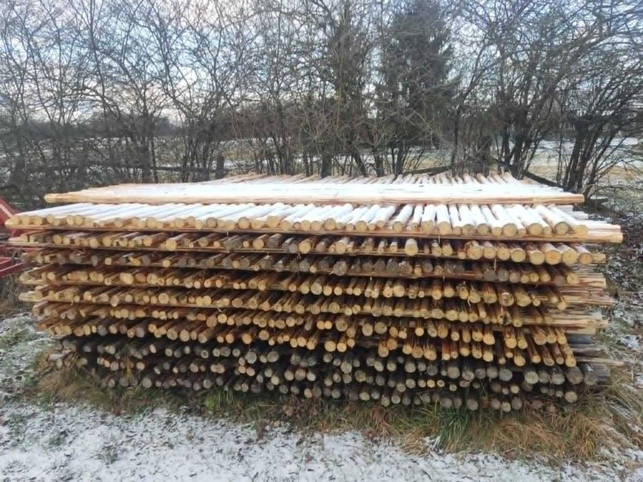 Paliki korowane ręcznie 3.5m wolnostojące grube i cienkie