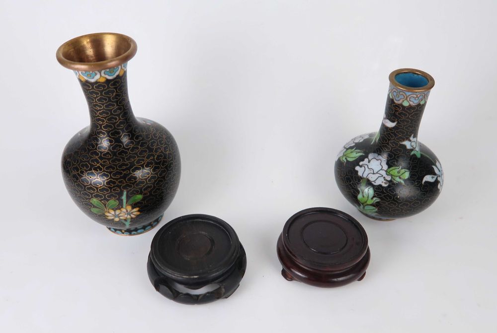 2 jarras cloisonné com suporte
