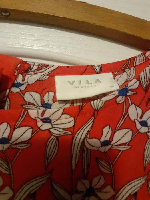 Sukienka vila czasrwona w kwiaty boho