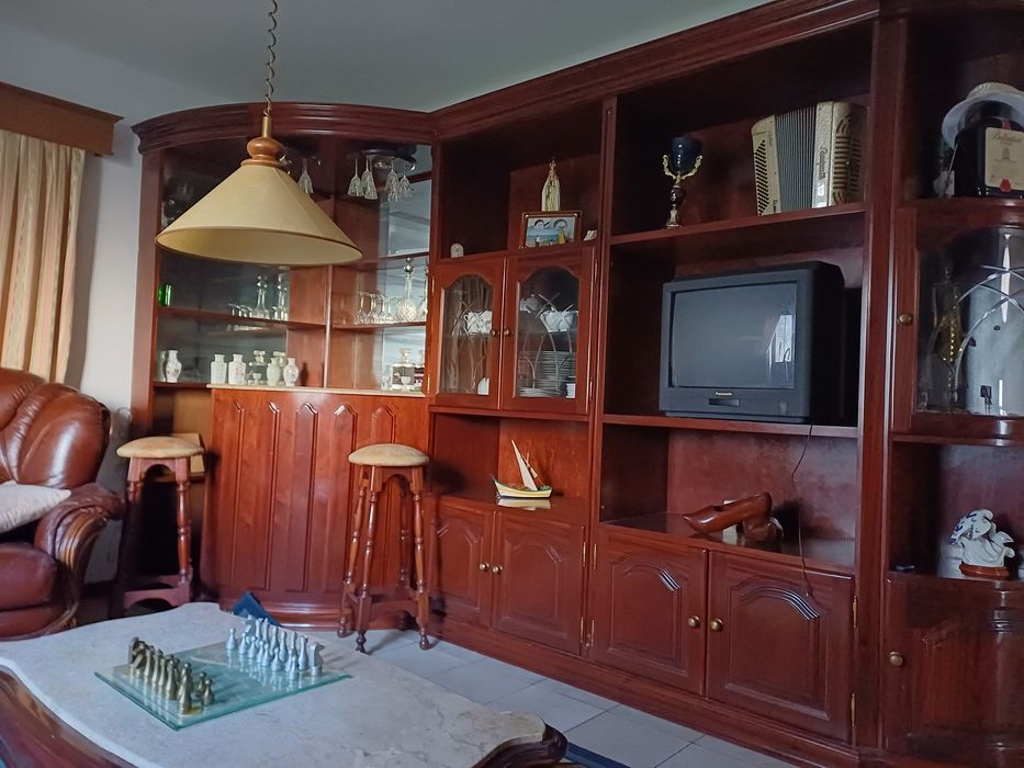 Vendo quarto e sala completos estilo antigo