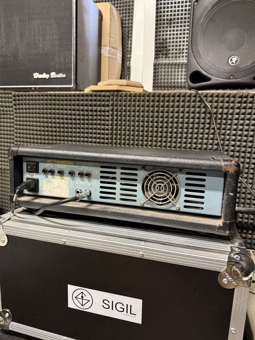 Head ashdown ABM 300, UK