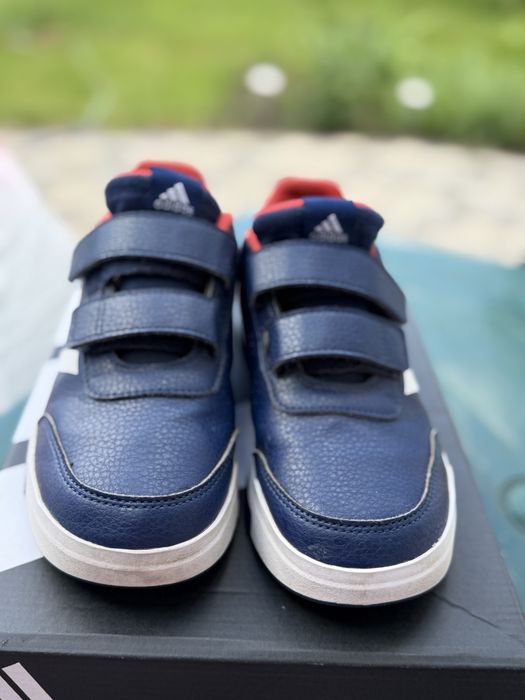 Кросівки adidas 35.5 р