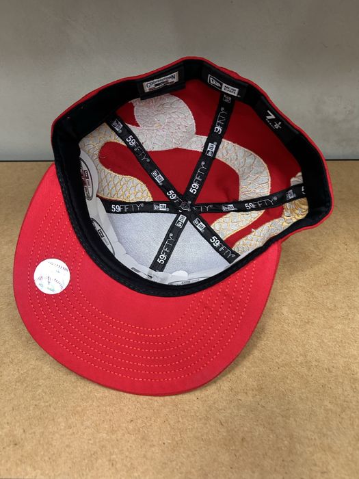 Czapka Czerwona NY Yankees Złota 7 1/8