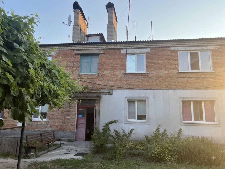 Двокімнатна квартира в центрі Рокитного