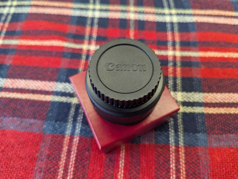 объектив Canon EF 50mm f1.8 STM