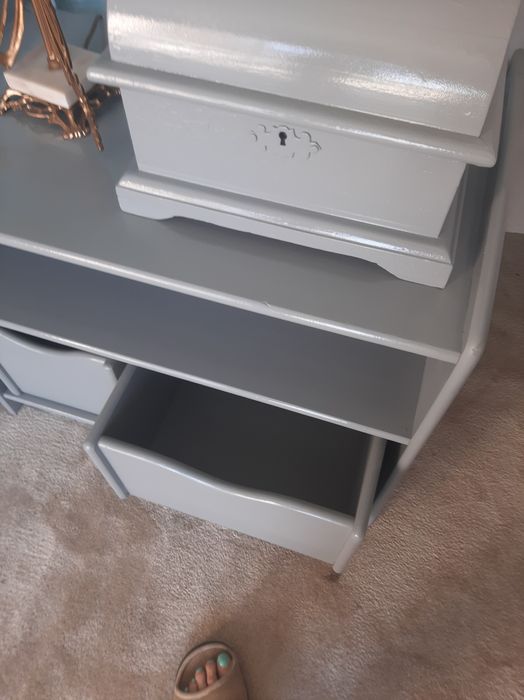 Movel com prateleiras