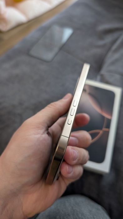 Смартфон Iphone 16 pro max 512gb titanium desert, ідеал