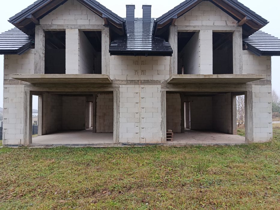 !!!DOM NA SPRZEDAŻ!!!
Sprzedam dom w zabudowie bliźniaczej, w Bilczy,