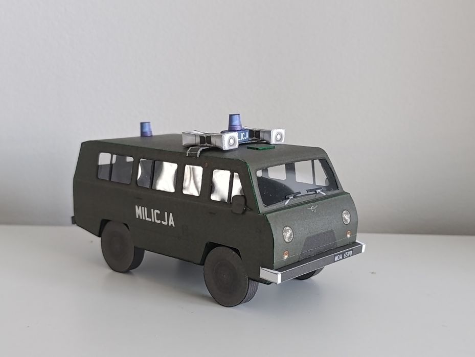 Policja radiowóz uaz 452  kultowe samochody PRL samochód model kartono