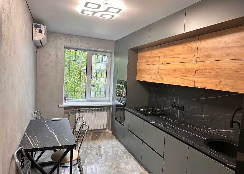 Продаж 3-х кімнатної квартири Центр!