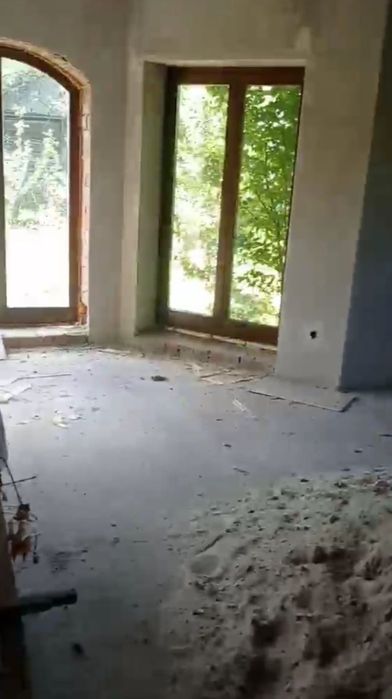 Продам добротній будинок поруч з містом