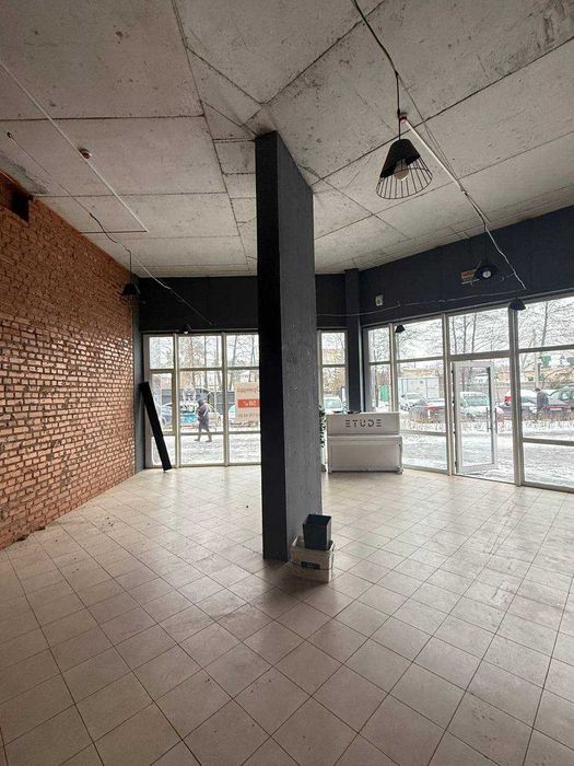 Оренда фасадного приміщення, новий ЖК, ремонт