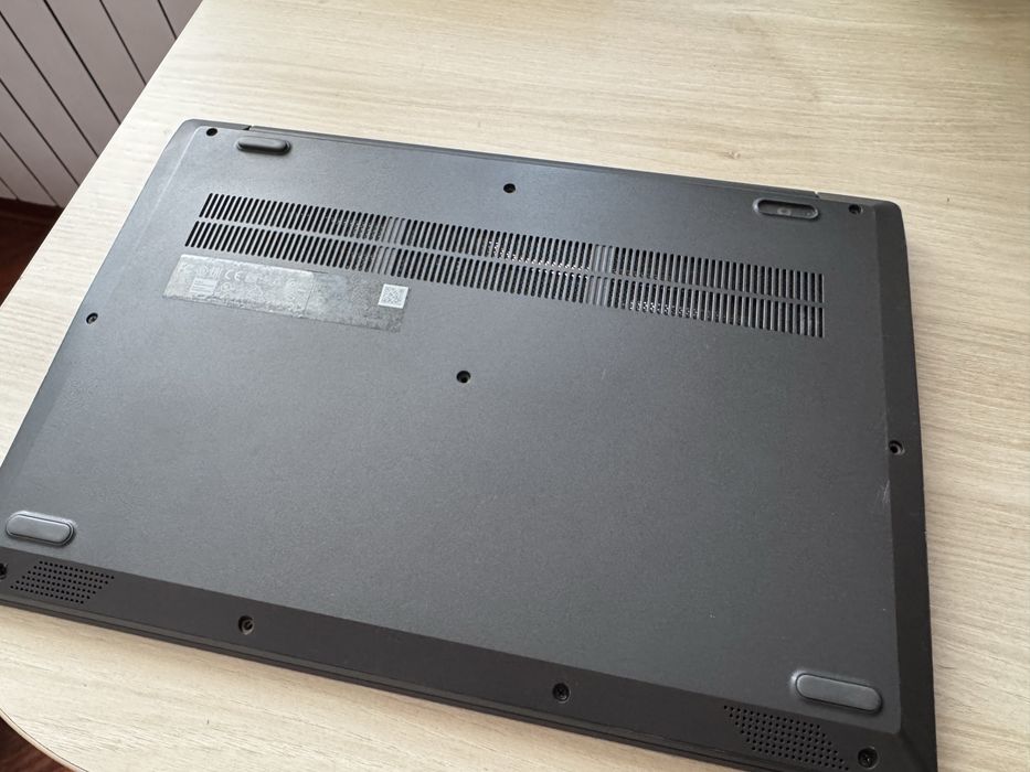 Lenovo v15 ada 15.6